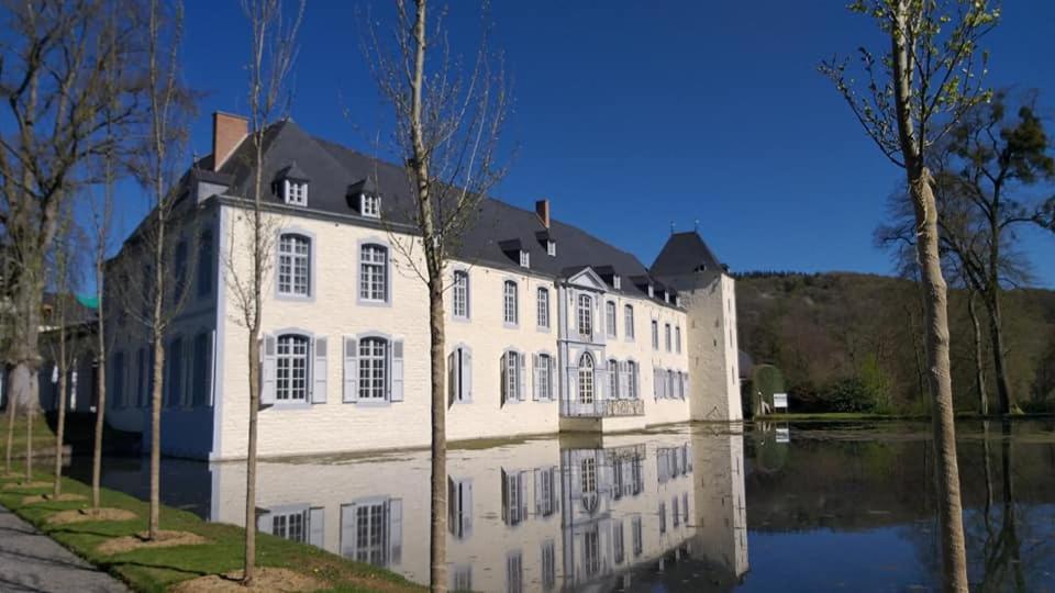 Hôtel Au fond du jardin à Profondeville Extérieur photo